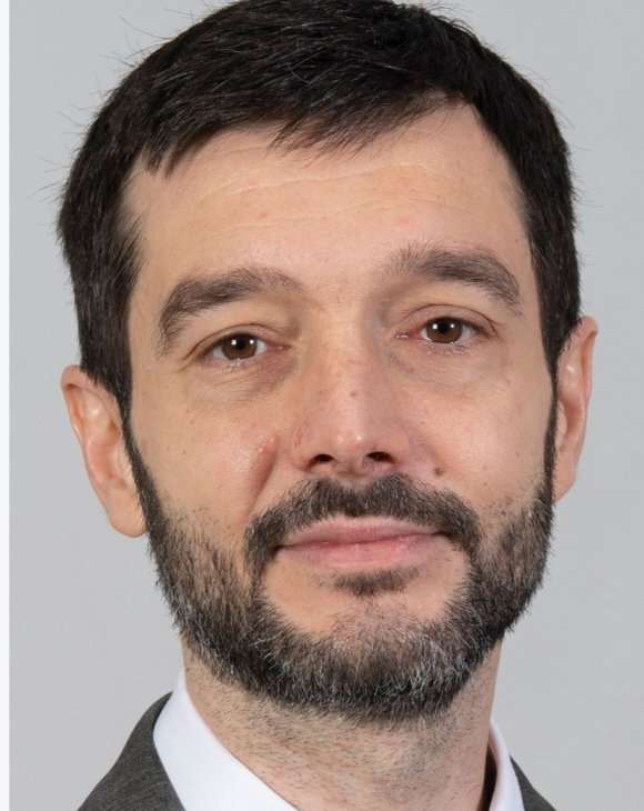 JuanPorcel4's tweet photo. Él, dice que no, pero Pablo Bustinduy  es el candidato ideal para representar a un gran partido a la izquierda del PSOE.
Este tipo es inteligente, honesto y siempre sabe de lo que habla. https://t.co/N1qfJ1D1yy