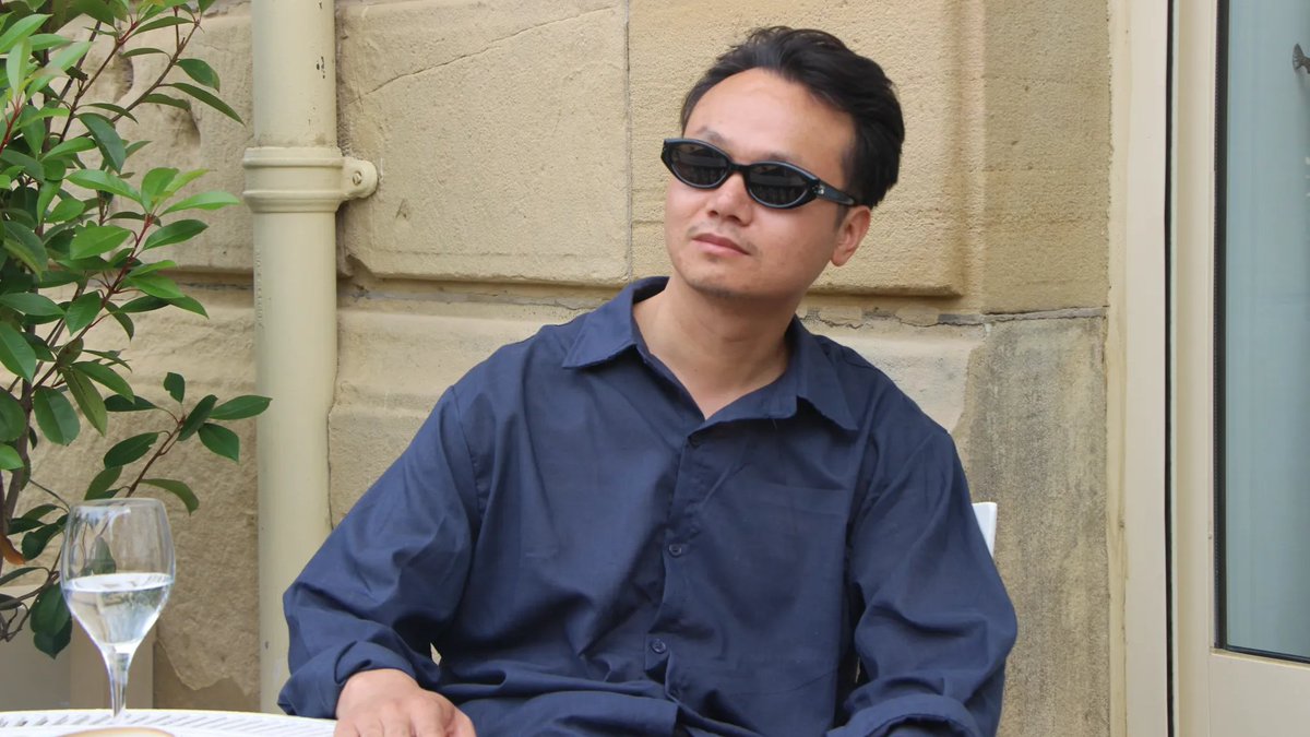 22minutoscon's tweet photo. Ah Biao, tras diez años como camarógrafo, debuta en la dirección con Border, una película construida desde las emociones y los planos fijos.

Premio Especial del Jurado en el #74SSIFF. 

🎙️ @samuelcorreas

https://t.co/EuTAE7jKNB https://t.co/1ku3ylymwD