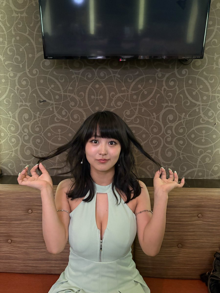 fukuiririka's tweet photo. 【お知らせ】
東京彼女10月号『キャバ嬢編』に出演しています😳さくら役です！☺︎
売上No.2の
ツンデレ博多女子のさくらが
朝日ななみさん演じる夏実と出会ってどう変化していくのか。☺︎

皆様、東京彼女の世界を是非に☺︎🙂‍↕️

#東京彼女 https://t.co/P33GuGspdN