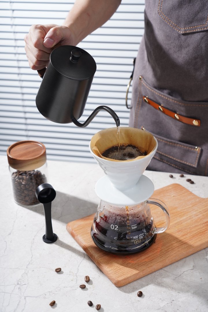 HowlProserfw2's tweet photo. Just tried a no-scalding coffee pour-over gadget – game-changer! Smooth brew in 2 mins, no burnt fingers, my morning routine just got 10x simpler. , https://t.co/nd5xN0x0OC