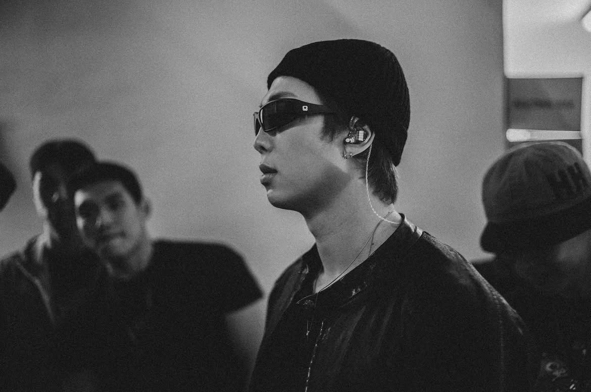 _BTSMoments's tweet photo. [📸 Instagram Post — #Jungkook] (2/4)

🐰 🇨🇴 

(https://t.co/xnlItbZiXc) https://t.co/Ia7K40L41b