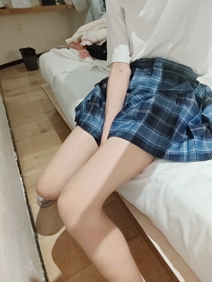 wei1798074's tweet photo. ooc致歉🥺🥀
全身上下最还原的只有性别(💦
ps：我老妹中秋国庆才来找我玩了几天，回去之后就给我发消息🥺说想给我买cos服……🌿，又是何意味……🥀

#男の娘 #男娘 #伪娘 #prsk_cos #femboy #mzk #pjsk #晓山瑞希 #cosplay https://t.co/Zac1wRCdK8