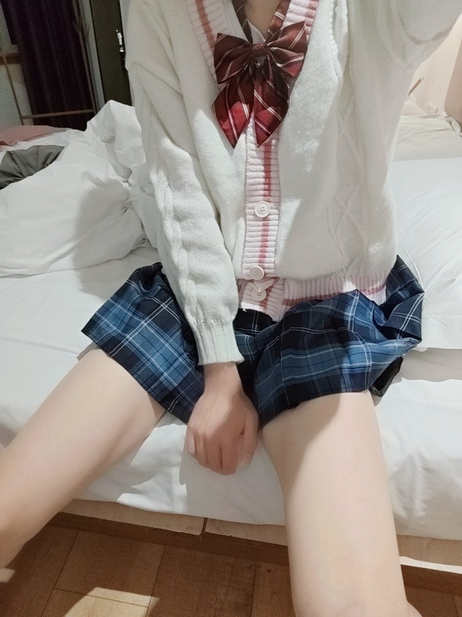 wei1798074's tweet photo. ooc致歉🥺🥀
全身上下最还原的只有性别(💦
ps：我老妹中秋国庆才来找我玩了几天，回去之后就给我发消息🥺说想给我买cos服……🌿，又是何意味……🥀

#男の娘 #男娘 #伪娘 #prsk_cos #femboy #mzk #pjsk #晓山瑞希 #cosplay https://t.co/Zac1wRCdK8