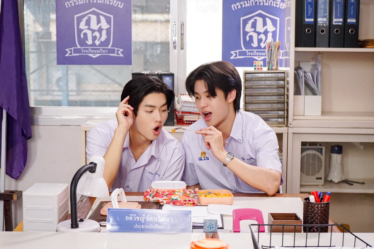 LukeMickTHFC2's tweet photo. ขนมหวานสุดโปรด แถมมีคนที่ชอบมาป้อนให้ ก็จะอร่อยเป็นพิเศษเลยใช่มั๊ยคะ ประธานรุธน้องจิ 🥰

GOOD BOY SERIES Q18

#GoodBoySeries 
#lukeso_ #mickmetas  
#LukeMick https://t.co/TdXboK6EQJ