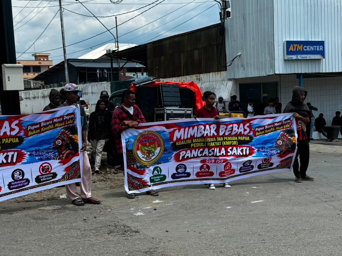 sheva6894's tweet photo. tolak provokasi dan hoaks jaga persatuan dan kesatuan Papua Setia NKRI
#PapuaJagaPancasila
#PapuaSetiaNKRI https://t.co/jLAXWhTrwo