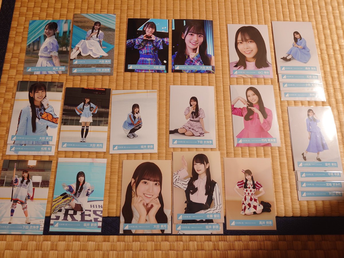 aytk_rui's tweet photo. 【交換・譲渡】日向坂46 生写真 ローソンくじ2026

求：ジャーマン制服  
　　鶴崎　座り・チュウ
　　その他過去の鶴崎
譲：画像1〜3

交換は異種交換可能、相談により差額なし
譲渡は定価（+送料）
郵送優先、都内手渡し可能
お気軽にお声がけください https://t.co/TFo6Pe9E6q