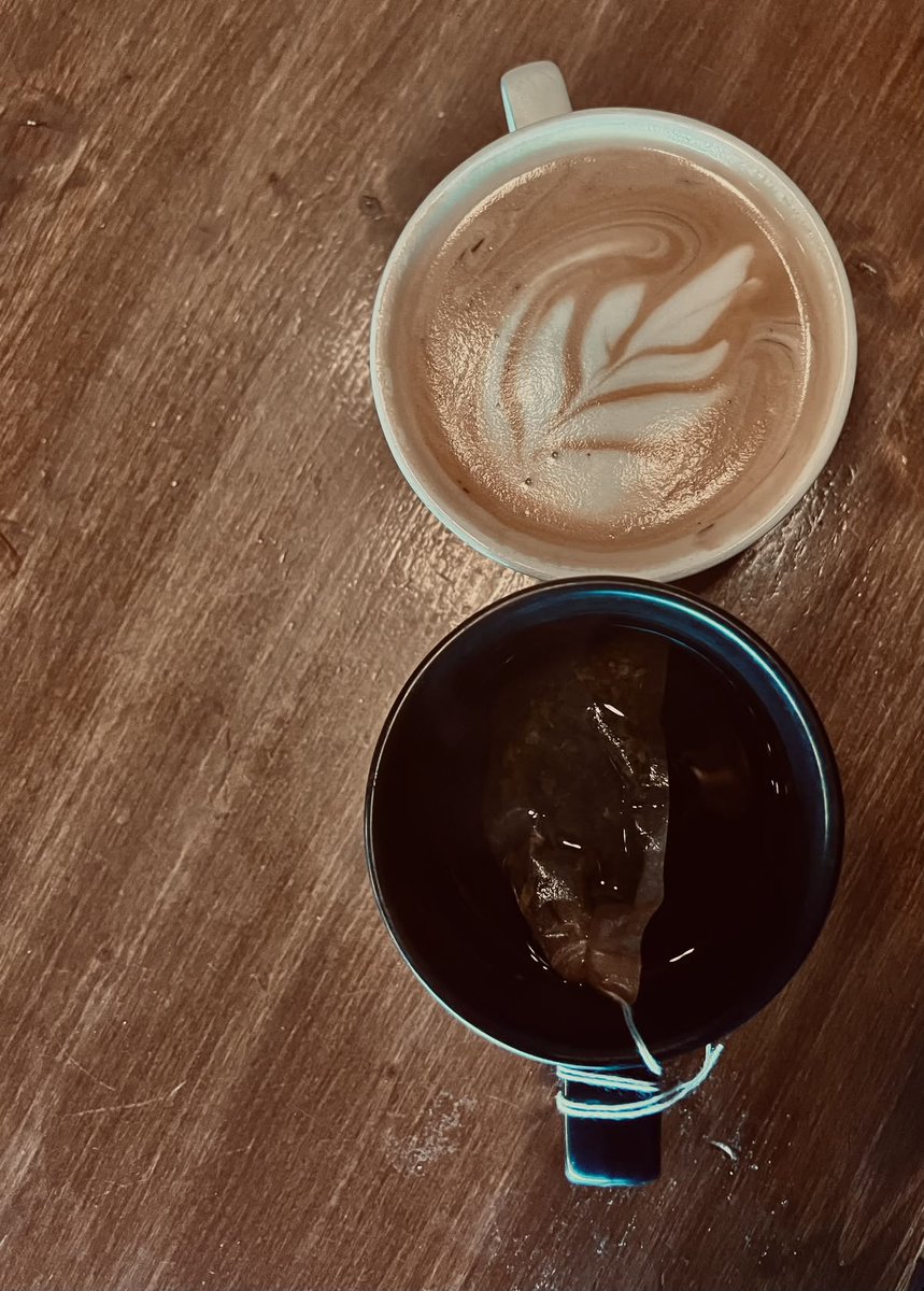 Lauofserenity's tweet photo. Coffee or tea while reading?

me: coffee coffee coffeeee coffeeeeee☕️☕️ https://t.co/XKACjtVWNS