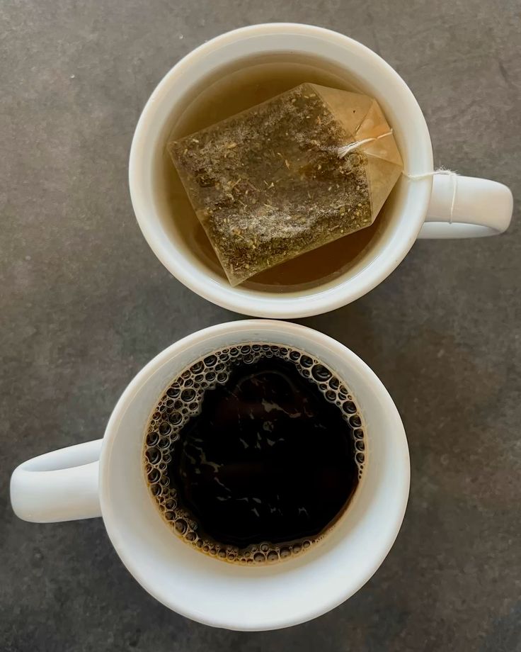 Lauofserenity's tweet photo. Coffee or tea while reading?

me: coffee coffee coffeeee coffeeeeee☕️☕️ https://t.co/XKACjtVWNS