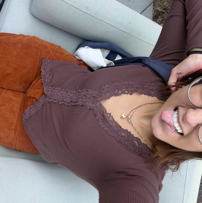 raiyvyn's tweet photo. Wanna know what color I’ve got on? #AskMeAnything #FunAndFlirty #SundayVibes https://t.co/3zowTfVTp9