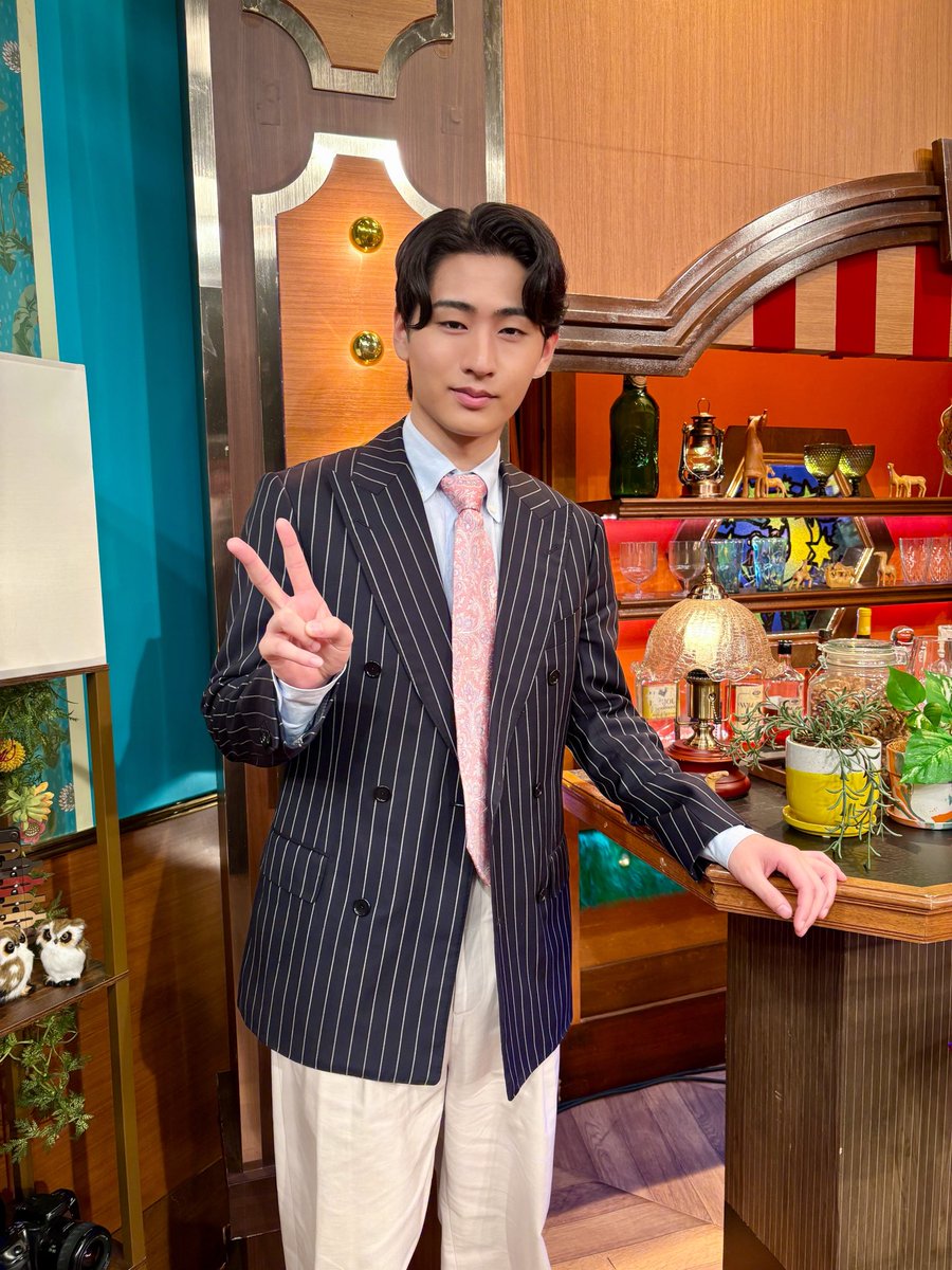 jr_official_X's tweet photo. 今日22:00から放送の
『 #THE世代感 』にKEY TO LITより 
#猪狩蒼弥 が出演します🗝️💚

" クイズ！どんでん返しCM "と
" 昭和映像で若者が感じた違和感クイズ難問スペシャル "をお届け💡

お楽しみに🪄

#KEYTOLIT https://t.co/1ZLA9d9zJI