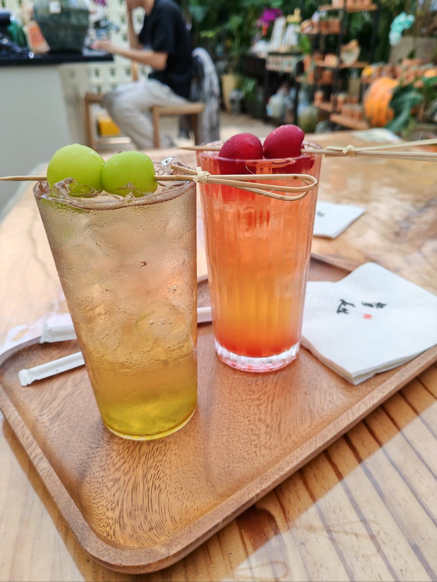 yangeunho26838's tweet photo. The crisp 酪嗣凉谕, carrying fresh seasonal vibes, makes this summer so special! https://t.co/dwiYu4iGdG