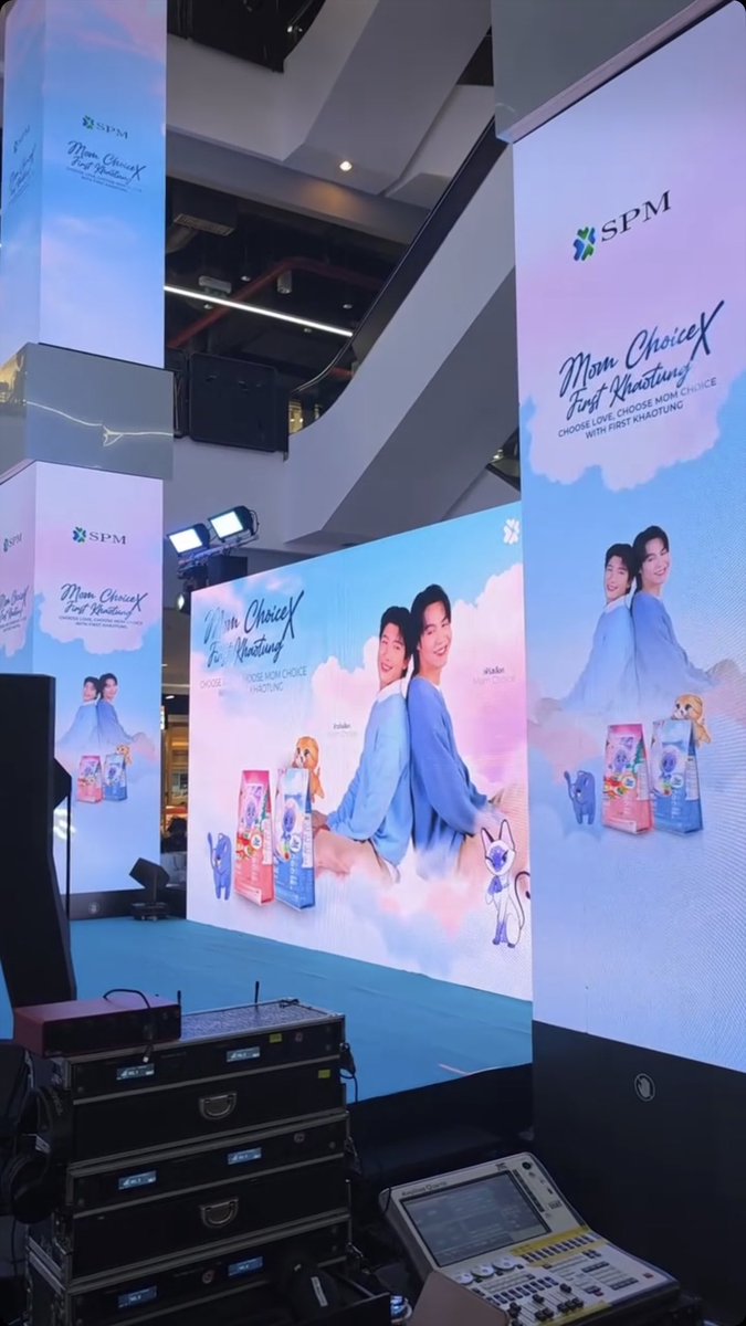 FirstKhaoFans's tweet photo. The atmosphere today is so lovely and cozy Join us and let’s support FirstKhaotung together 🧡

FIRSTKHAOTUNG LOVE MOMCHOICE

#MomChoicexfirstkhaotung https://t.co/NrJG6QZKD0