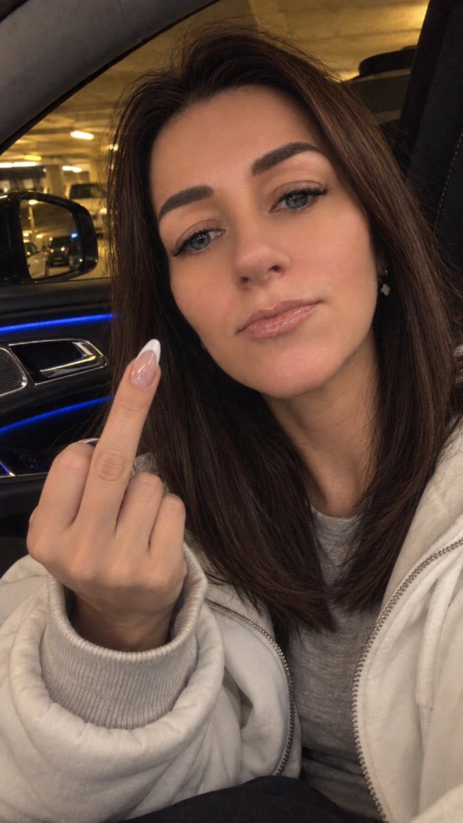 HopeJeni's tweet photo. Heute will ich Trinkgeld von dir sehen 🧎🏻
https://t.co/8A2QNUE41X

@rt_domm @FindomCentral 
#herrin #findom #finsub #zahlsau https://t.co/mOMAZqR4vj