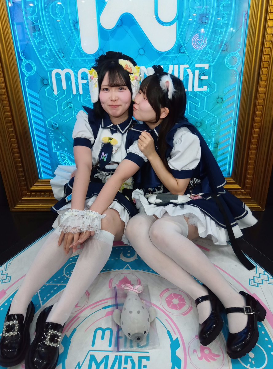 yahiro8282's tweet photo. メイドメイド秋葉原駅前店

めもりちゃん@memori_maidM 
たぴるちゃん@tapiru_maidM

おとはちゃん@otoha_maidM 
かのちゃん@kano_maidM 

かのちゃん
おとはちゃん

このえちゃん@konoe_maidM 
たぴるちゃん https://t.co/5Heny5aJiE