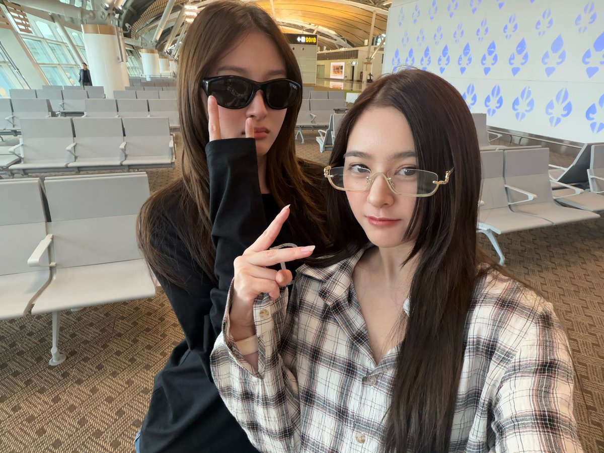 Viewinglove_'s tweet photo. ส่งกำลังใจจากหน้าจอให้วิวมิ้มกับแฟนมีตครั้งแรกที��มะนิลาด้วยน้าา 😚😘

VIEWMIM MASAYA IN MANILA
#GirlRulesFMinManila https://t.co/R95u5DCfhy