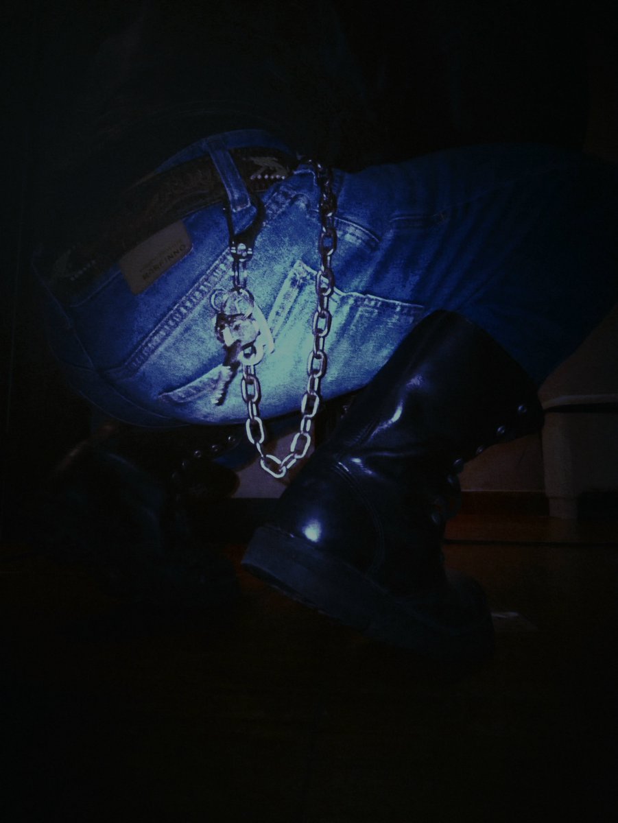 c0ltongrace's tweet photo. .✦ ݁˖
      ᵐʸ ᵇᵒᵈʸ'ˢ ˢᶜʳᵉᵃᵐⁱⁿᵍ
     ᶜᵃⁿ ʸᵒᵘ ʰᵉᵃʳ ᵗʰᵉ ˢᵒᵘⁿᵈ?
                                        .✦ ݁˖

going clubbing tonight alone. for no reason whatsoever. people do this alone all the time, right? it's not weird.

– https://t.co/JgMSoJ7k0Z https://t.co/uQIRyHhY0L