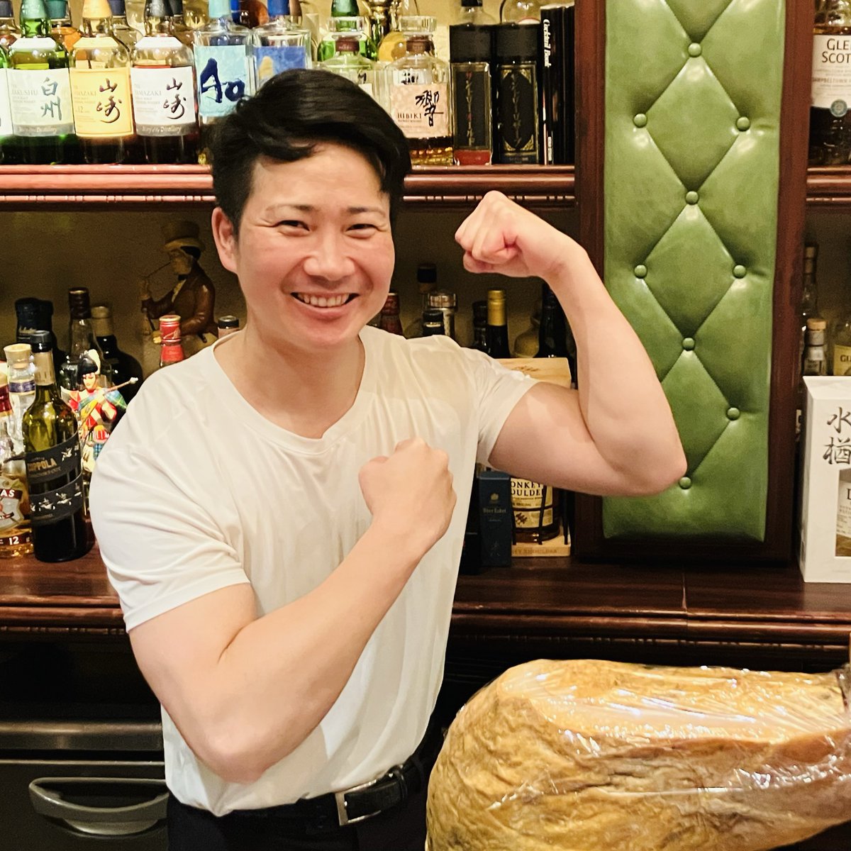 barsevenseasons's tweet photo. 【下村樹生　祝34歳🎊 】

気持ちの良い秋晴れの本日、セブンシーズンズの下村が誕生日を迎えます。

29歳で入社して4年半が経ち34歳となりバーテンダーとしてまだまだ成長中です！
最近では自慢の筋肉も順調に成長しております…！

皆様、お時間がありましたら顔を見に来ていただけたら幸いです^_^ https://t.co/hO8DOqTjAJ