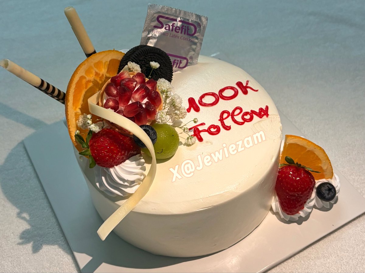 tieuthuw's tweet photo. Bánh kem ngọt vị tinh😋
Chúc mừng Ác Quỷ đạt hơn 100.000 follower nhé😈❤️ https://t.co/1zHTxHnOGx