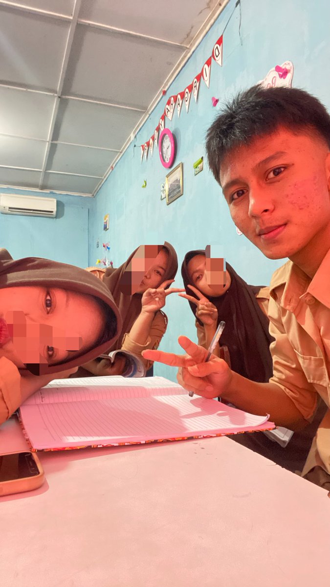 Faceurii's tweet photo. h+2 uts doneee https://t.co/3kq06KsgEJ