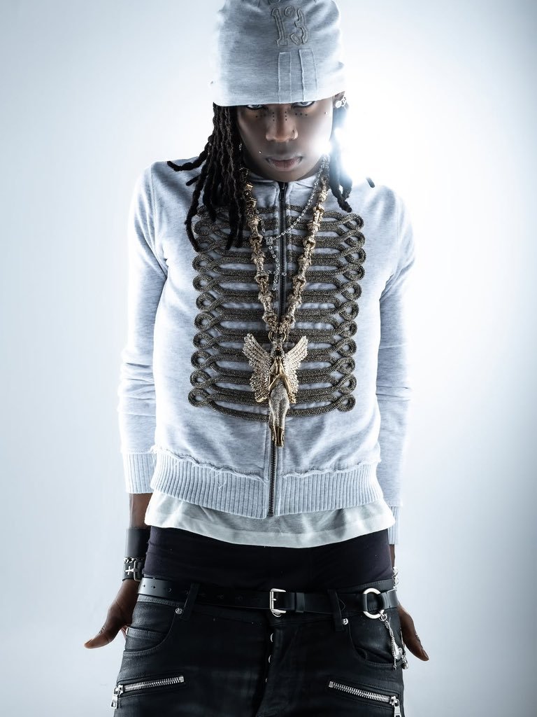 remacentral's tweet photo. REMA 

THE ALBUM COMING SOON https://t.co/eNzLShpwyE