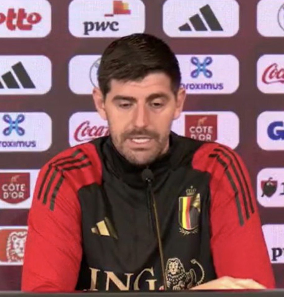 utdshows's tweet photo. 🚨Thibaut Courtois on Senne Lammens’ performances for Belgium since the World Cup:

🗣️ “They blamed Senne Lammens for Belgium’s World Cup elimination, and this is how he has responded.

Two Nations League games for Lammens:

12 saves
1 goal conceded
1 clean sheet

And he’s only 24 years old.

People need to remember what happened at the World Cup. Lammens was thrown into a huge quarter-final against Spain after I had to come off injured.

He had only made two appearances for Belgium before that game. He didn’t have much experience playing at international level, and he certainly didn’t have much experience playing alongside those defenders.

So if he was nervous in that moment, I think that is understandable.

Goalkeepers need time to build an understanding with their defence. You learn each other’s movements, communication and positioning by playing together regularly.

Look at how he has responded since then. He has come back, played for Belgium and shown that he has the quality to be here.

Senne is still learning, and I believe he will only get better with more experience.” 🇧🇪👀