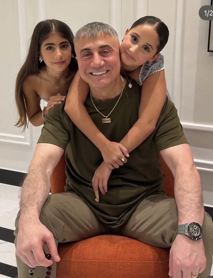 3evlatannesi's tweet photo. Kıymetli Reisim bir babanın annenin en büyük mücadelesi evlatlarının mutmu olmasını istemesidir malesef biz başaramadık Reisim maddi sıkıntı içine düştük icralık olduk kızım okula gidiyo ihtiyaçlarını alamıyoruz hayatımızın düzeni için maddi destek istiyorum abim
@sedat_peker https://t.co/JgVZopwIcS
