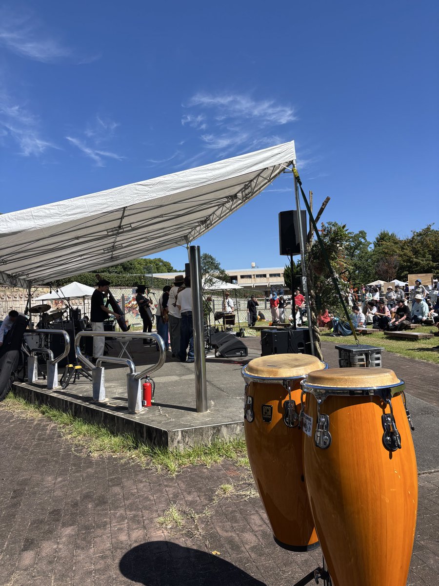 kenchin's tweet photo. 八尾 久宝寺緑地 ライブ終了✅
最高の天候でのライブとなりました。お越しいただいた皆様ありがとうございました‼️ https://t.co/hadm3Jyy0C