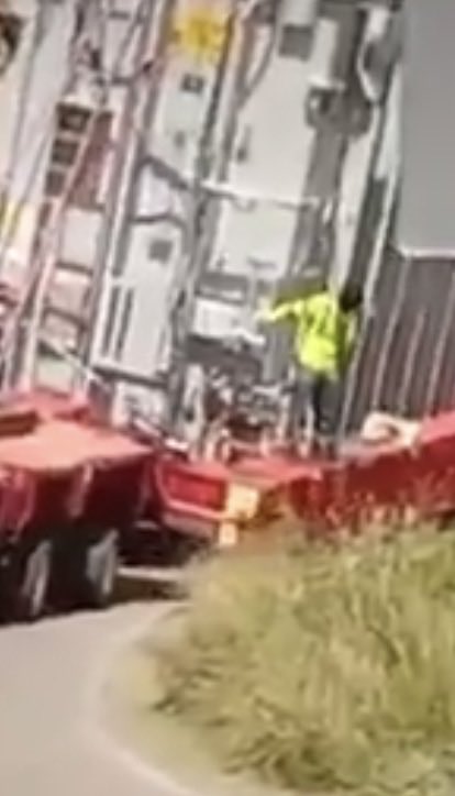PlaysInsights's tweet photo. @OldBikerTrucker Ah I don’t think this dude survived did he? https://t.co/6MkP1d1gzB