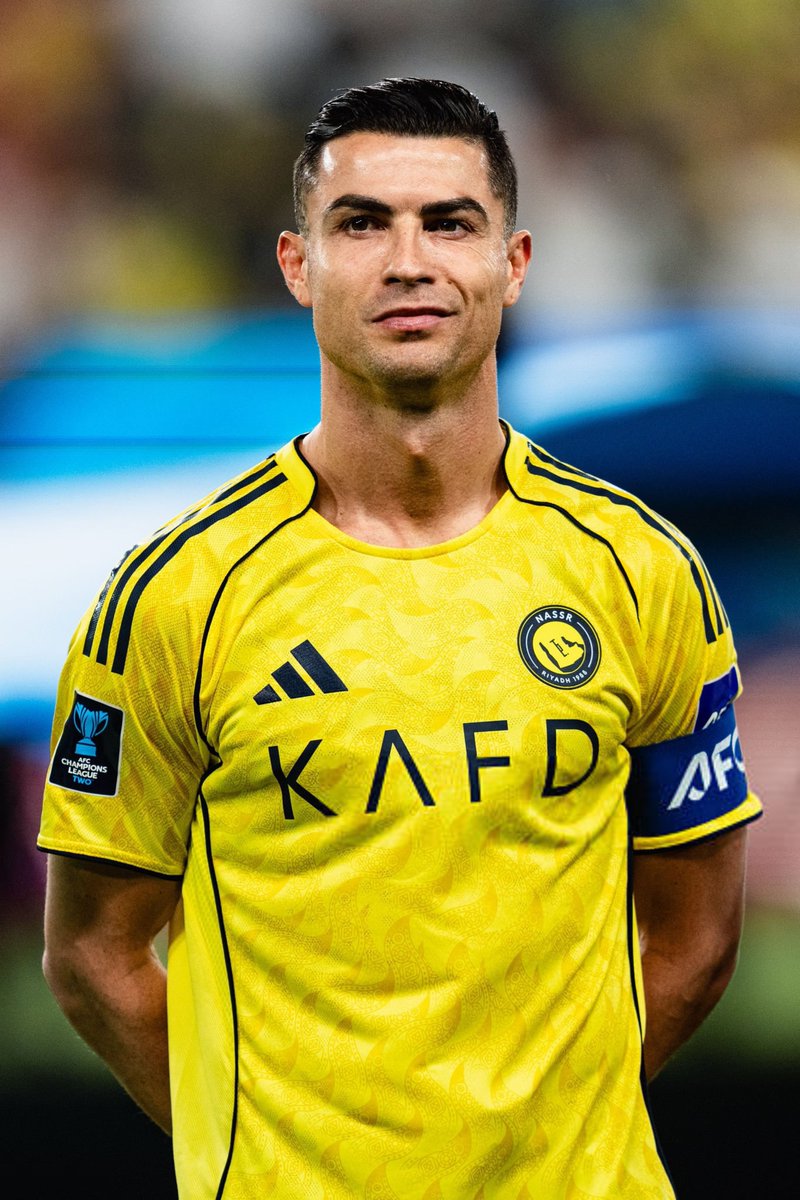 madrid_total2's tweet photo. Se dice en la prensa árabe que los fans del Al-Nassr le tienen un recibimiento especial preparado a Cristiano Ronaldo en el siguiente partido. 🥹🤍🐐 https://t.co/fdISZSLIzU