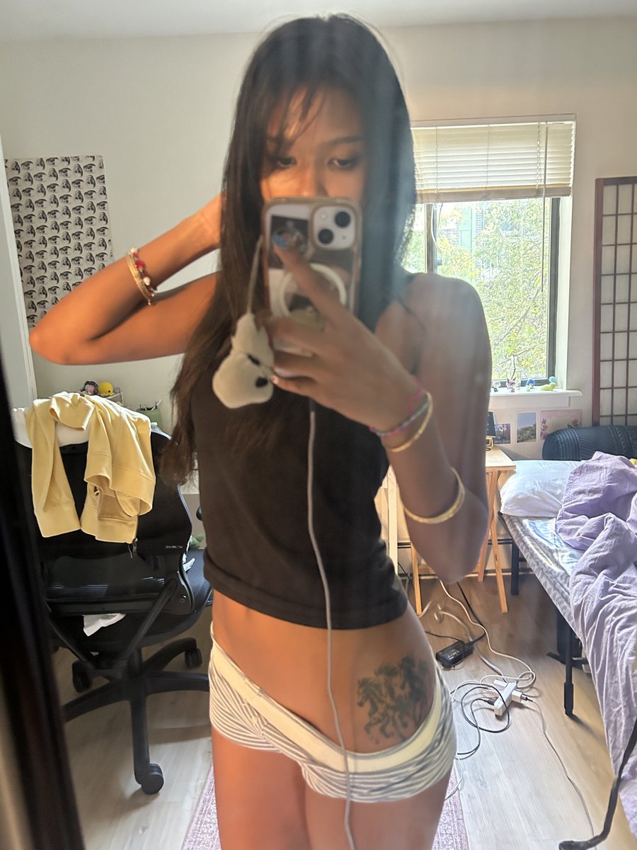 chikkenstrips's tweet photo. How imma be wearing all my pants from now on #tattedup https://t.co/LrxCaokDZT