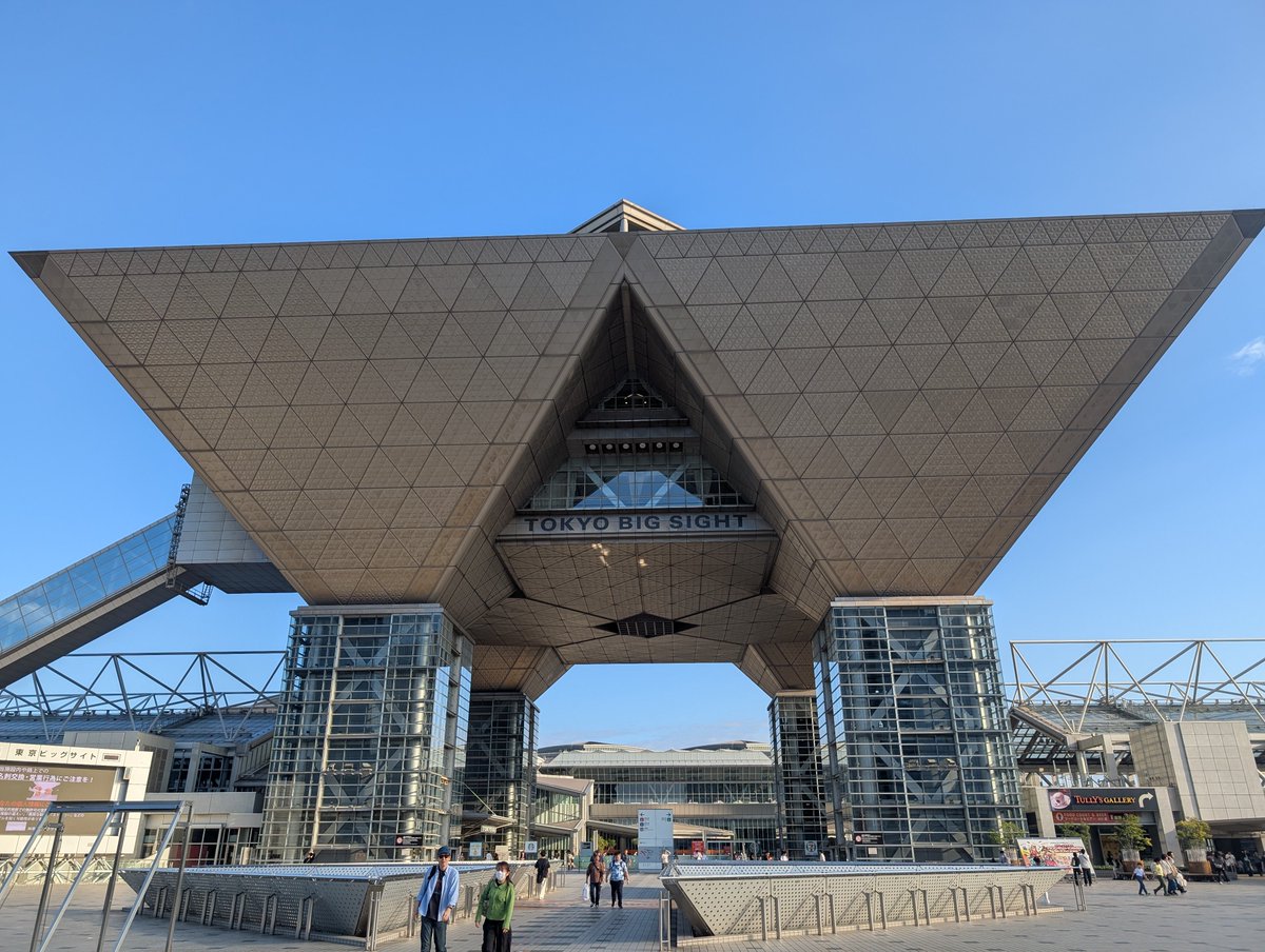 koderadesu's tweet photo. 今日は午前中から東京ビックサイトでのある企業のクローズドイベント出演
関係者のみで一般客は入場無しでしたが大盛り上がり!
皆様ありがとうございました!! https://t.co/63kmbfSkTf