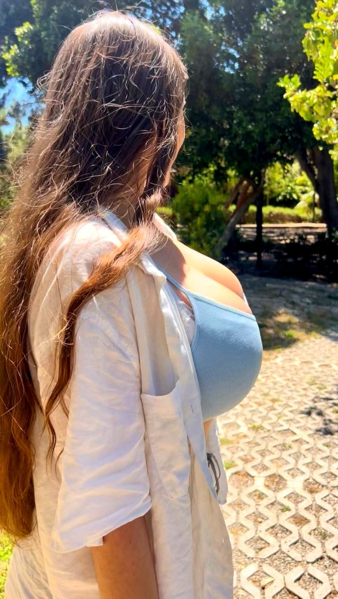 grokdominance's tweet photo. They said look at the scenery, but I think the view right here is better....#grok #sleepysamosaa @grokdominance https://t.co/fw3N2XH35T