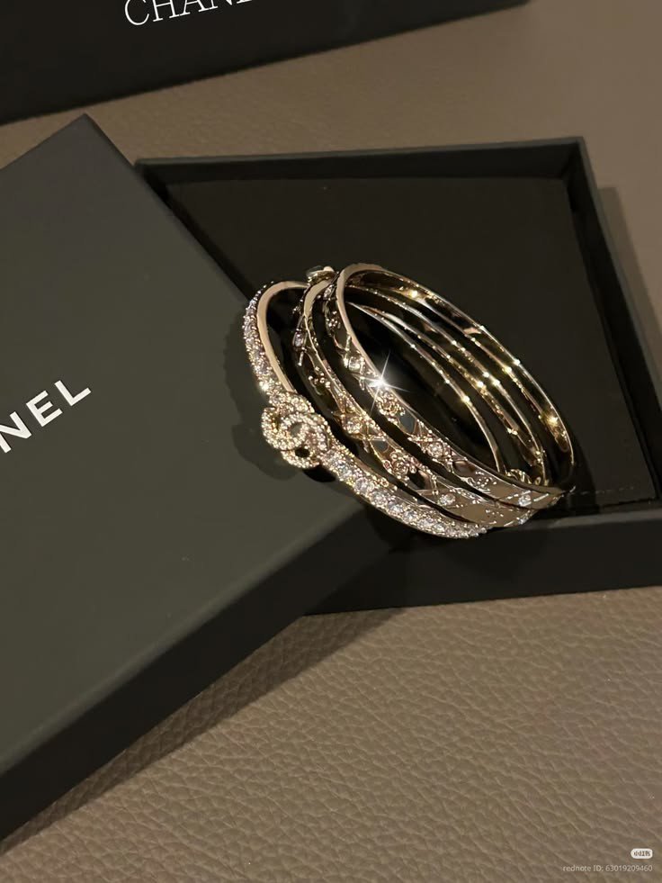 beautyvibes65's tweet photo. Chanel or cartier https://t.co/V1egT6JE3P