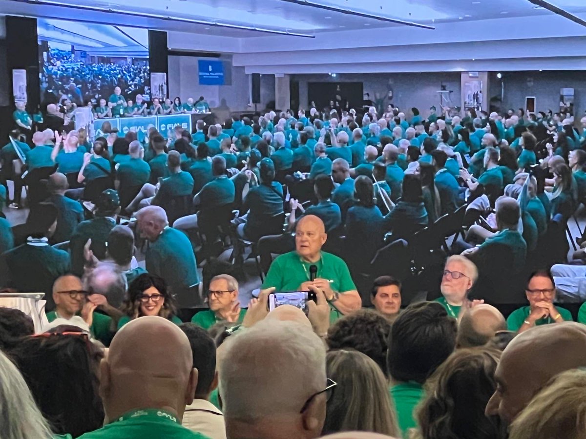 FSindacato's tweet photo. 💚 𝗟𝗮 𝗳𝗼𝗿𝘇𝗮 𝗱𝗲𝗹𝗹𝗮 𝗙𝗜𝗔𝗟𝗦 𝗲̀ 𝗻𝗲𝗹𝗹𝗲 𝗽𝗲𝗿𝘀𝗼𝗻𝗲!
Sono iniziati a Montesilvano i lavori del 𝗖𝗼𝗻𝘀𝗶𝗴𝗹𝗶𝗼 𝗡𝗮𝘇𝗶𝗼𝗻𝗮𝗹𝗲 𝗙𝗜𝗔𝗟𝗦: 𝗖𝗵𝗶 𝘀𝗶 𝗽𝗿𝗲𝗻𝗱𝗲 𝗰𝘂𝗿𝗮 𝗱𝗲𝗴𝗹𝗶 𝗮𝗹𝘁𝗿𝗶 𝗺𝗲𝗿𝗶𝘁𝗮 𝗮𝘀𝗰𝗼𝗹𝘁𝗼 𝗲 𝗿𝗶𝗰𝗼𝗻𝗼𝘀𝗰𝗶𝗺𝗲𝗻𝘁𝗼. https://t.co/um9whoW8Gn