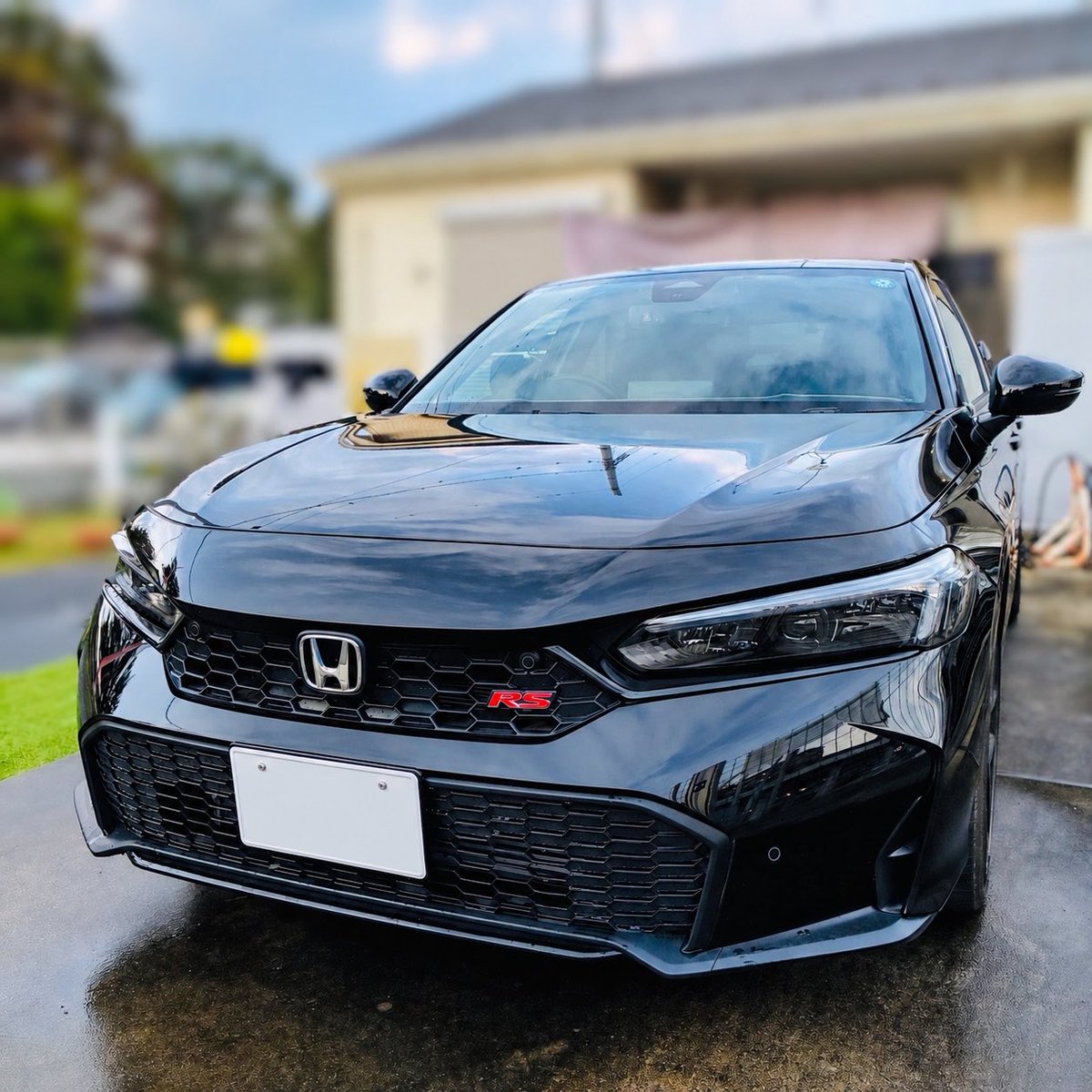 superblackmai's tweet photo. 関東は久しぶりに土日晴れなので洗車
背景もナンバーも生成AIで一瞬で加工できて便利な時代だ
#シビックRS
#FL1 https://t.co/a3LsOK2bQk