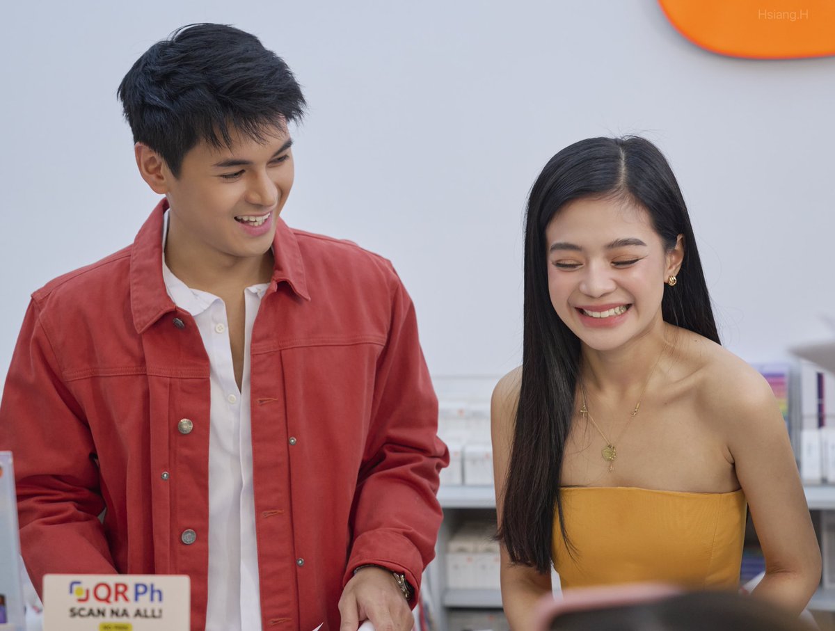 Hsiangvision's tweet photo. Still can’t get over how charming and sweet both Bianca and Dustin were at the Xiaomi meet &amp; greet! 🥹✨
📅 Oct 2, 2026
📍 Xiaomi Store, SM Megamall

@biancadeveraa @dustinyuu @Xiaomi_PH 
#bianca #dustinyu #xaomiphilippines #dustbia https://t.co/a0qrohE6NS