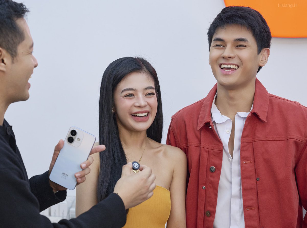 Hsiangvision's tweet photo. Still can’t get over how charming and sweet both Bianca and Dustin were at the Xiaomi meet &amp; greet! 🥹✨
📅 Oct 2, 2026
📍 Xiaomi Store, SM Megamall

@biancadeveraa @dustinyuu @Xiaomi_PH 
#bianca #dustinyu #xaomiphilippines #dustbia https://t.co/a0qrohE6NS