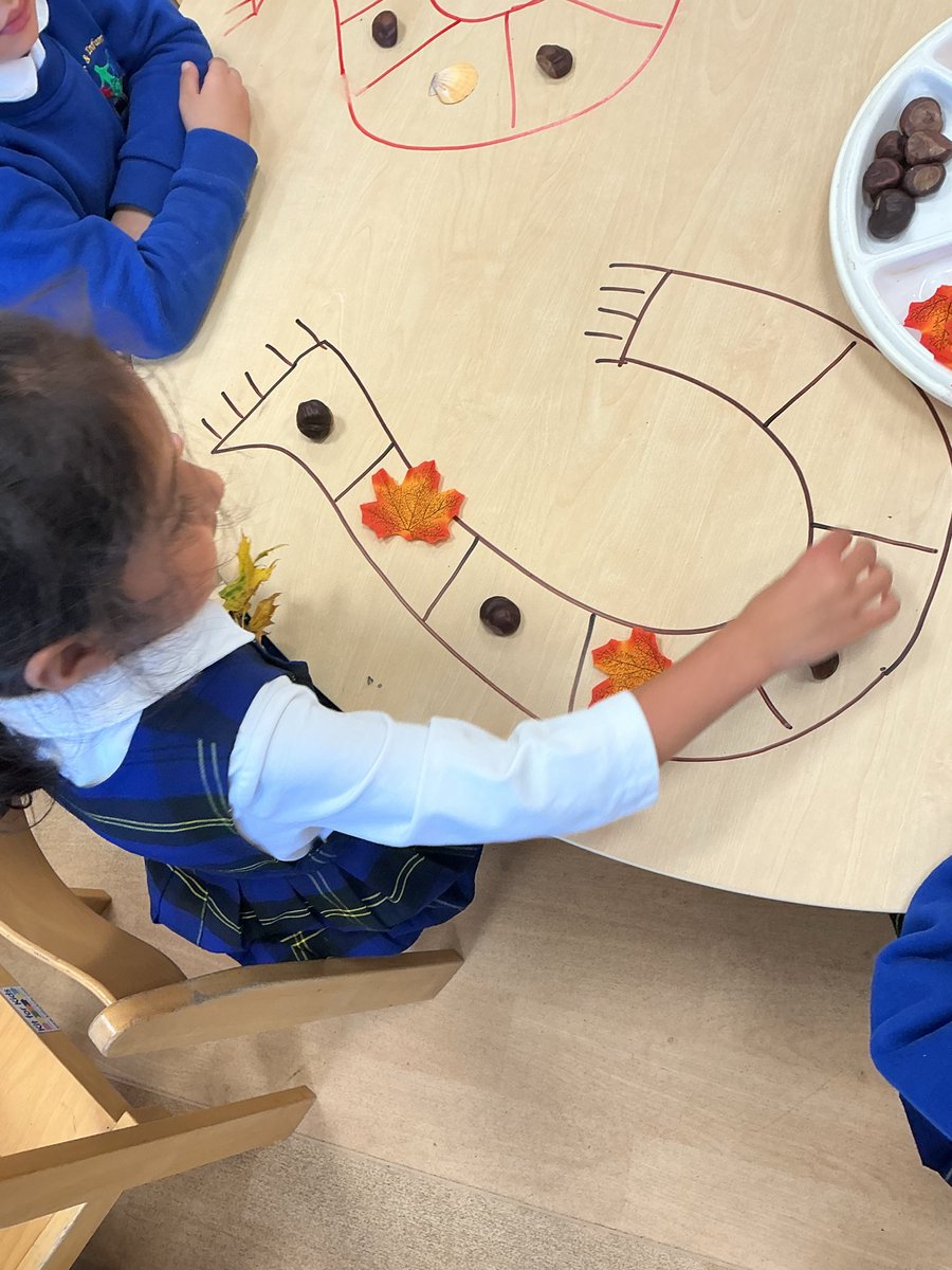 carltonj_i's tweet photo. EYFS Saplings loved maths yesterday! We had lots of fun creating autumnal repeating patterns using autumn treasures. We explored colours, shapes and sequence while developing our mathematical thinking #EYFS #Maths #Autumn #WhiteroseMaths #RepeatingPatterns https://t.co/oS7CrKJycD