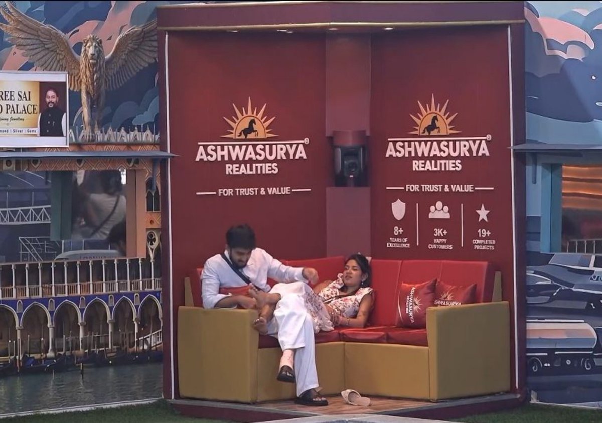 YouTextme10136's tweet photo. Biggest jolli in the history if biggboss kannada🤢
Olle kamuki tara adtale
#BBK13 https://t.co/59eoL9Lo9E
