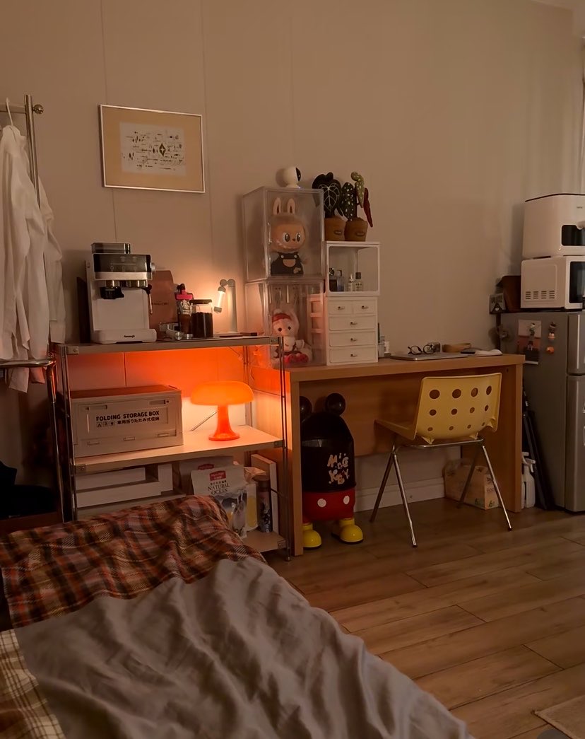 dailycorner98's tweet photo. My little room https://t.co/5L3hZNlNis
