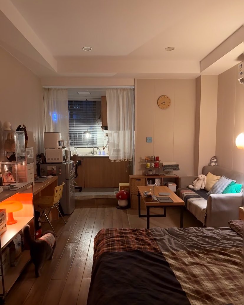 dailycorner98's tweet photo. My little room https://t.co/5L3hZNlNis
