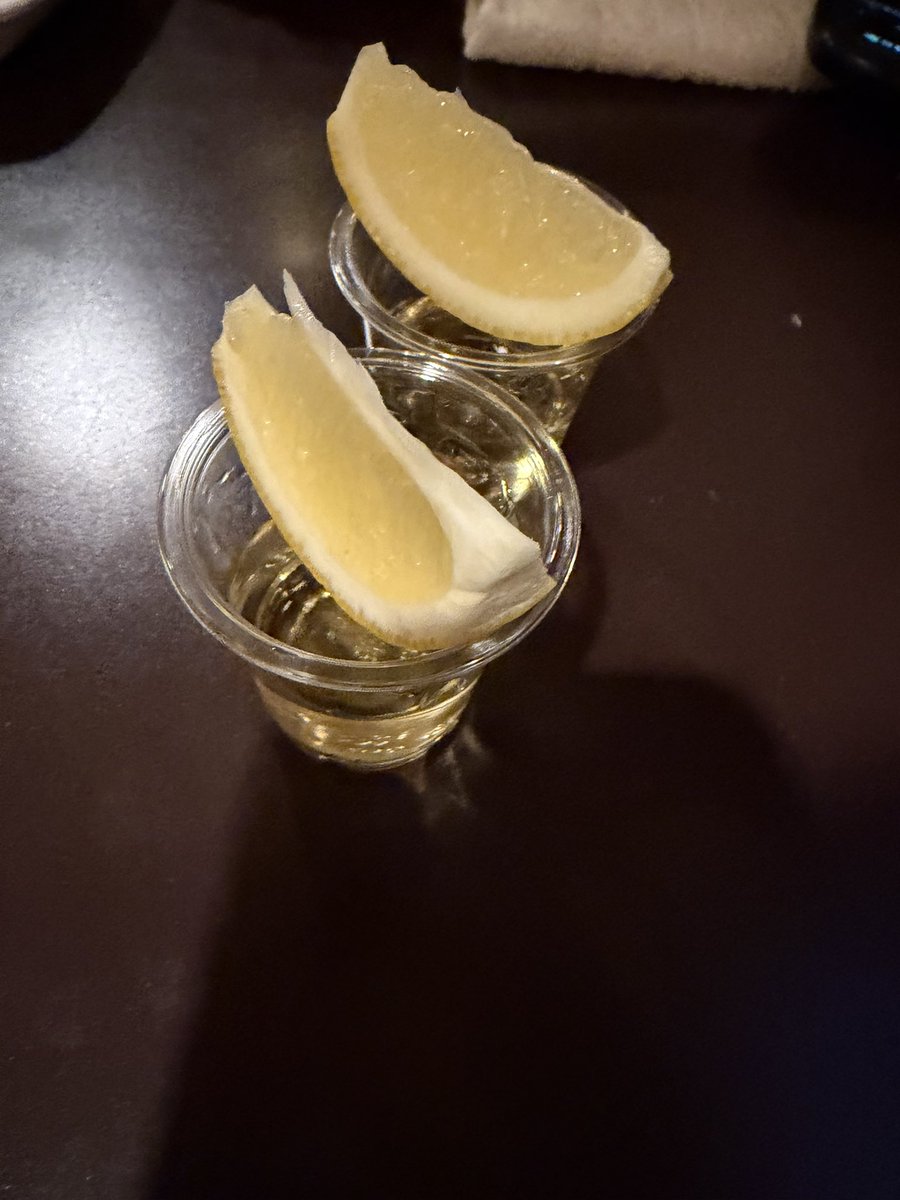 edo__ode__'s tweet photo. ざわわさん「景気づけに行きますか、何の景気づけかわかりませんが」

私「」 https://t.co/mJKWt3Tk4r