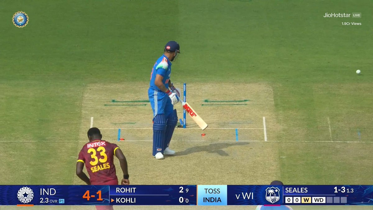 ChikuTalks_15's tweet photo. Virat Kohli dismissed on Golden Duck. 😭 https://t.co/pTwjUSyADh
