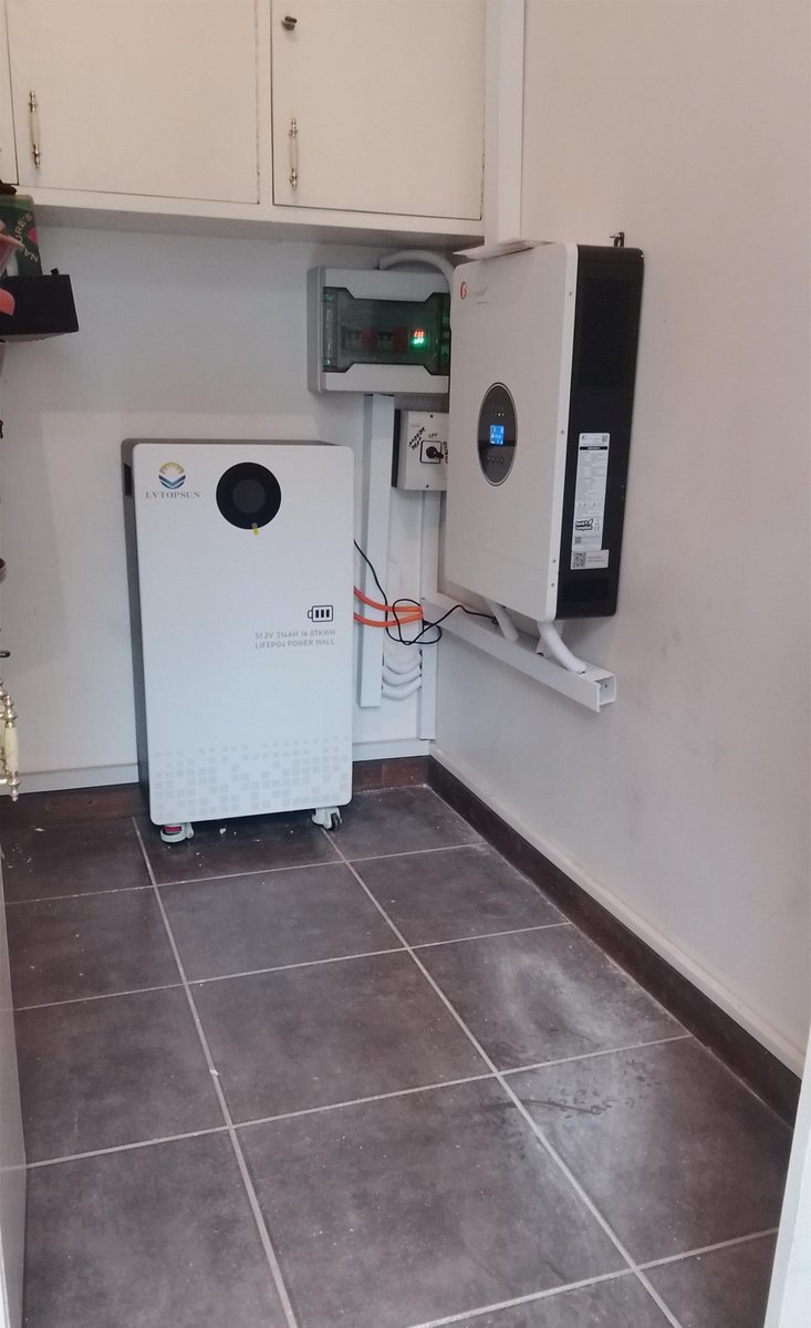 FelicitysolarKE's tweet photo. Power your home with confidence.
This installation pairs a Felicity Solar inverter with an LVTOPSUN lithium battery for your home’s energy needs.
#FelicitySolar #SolarKenya #SolarInstallation #EnergyStorage https://t.co/qaTkQCN5Yc