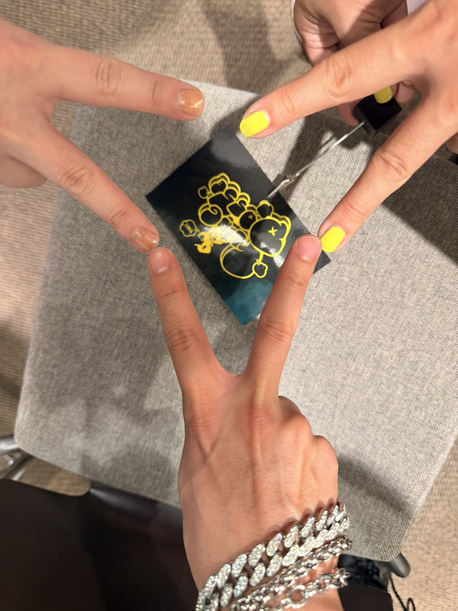 nozuyama1224's tweet photo. Sさん2人と揃ったよ✌️

行ってくるぜ🍭📚🎲✨ https://t.co/HPm0OzlvN4