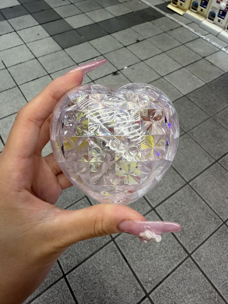 c5awut's tweet photo. @yp_lmk 検索より失礼します🙇‍♀️
こちらスフレを所持しております。
ナッツとの交換は可能でしょうか？ https://t.co/QdoqbTWrdx