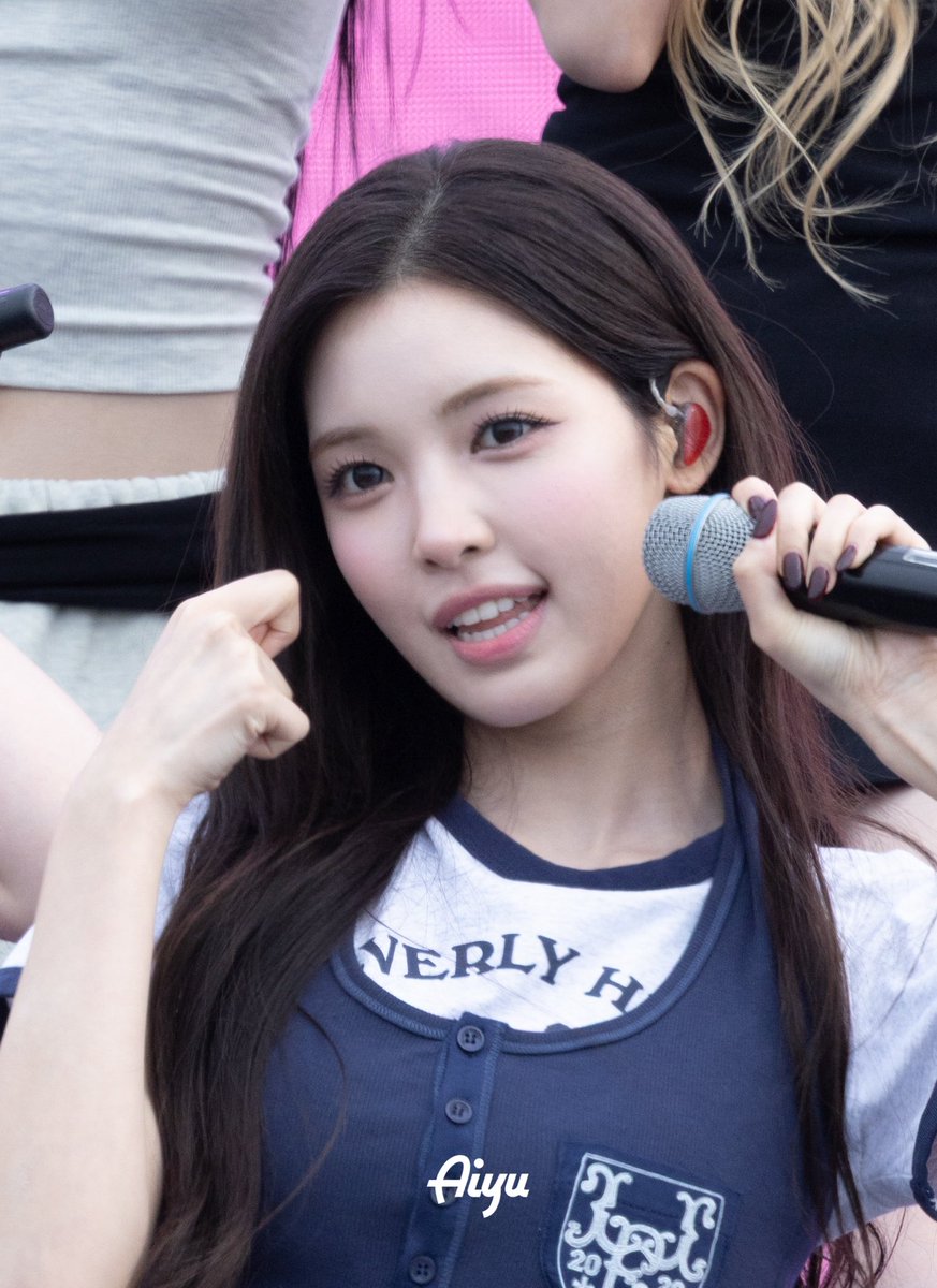 alwaysinto_yuha's tweet photo. 261003

#YUHA #유하 #柳河览 #ユハ
#하츠투하츠  #Hearts2Hearts  #H2H https://t.co/QvB3UXqiIS