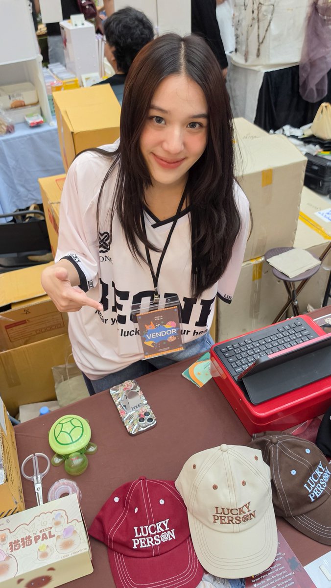 iAm_Desert's tweet photo. แวะมาอุดหนุนกันได้นะคะ ดูดวงฟรีด้วย อย่างแม่นนะ บอกตง
📍 River city bangkok ชั้น G (3-4 Oct)
with @again.and.again.market
#againandagain #whateveryouaremarket #beoneofficially #bebambo https://t.co/kzzLcxlsbV
