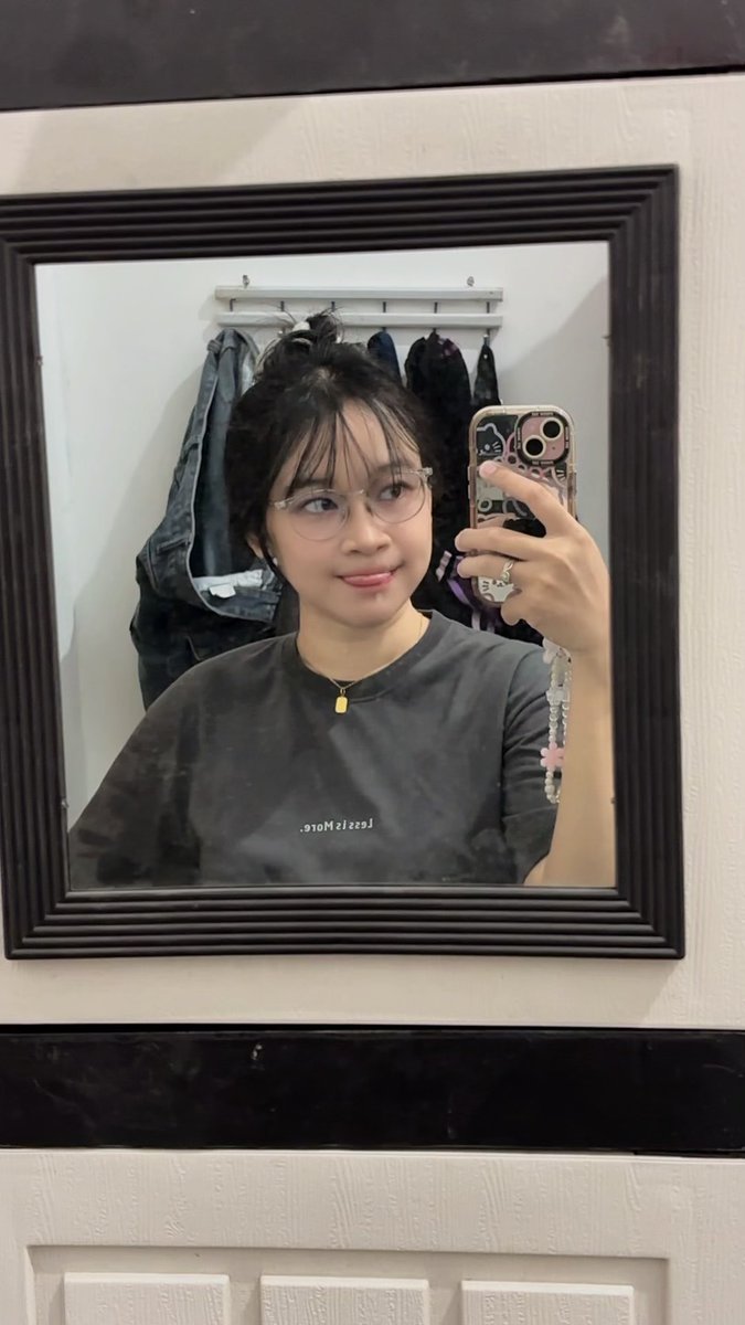 kaelsdiary's tweet photo. Stress tak tertolong https://t.co/4veLhposUA