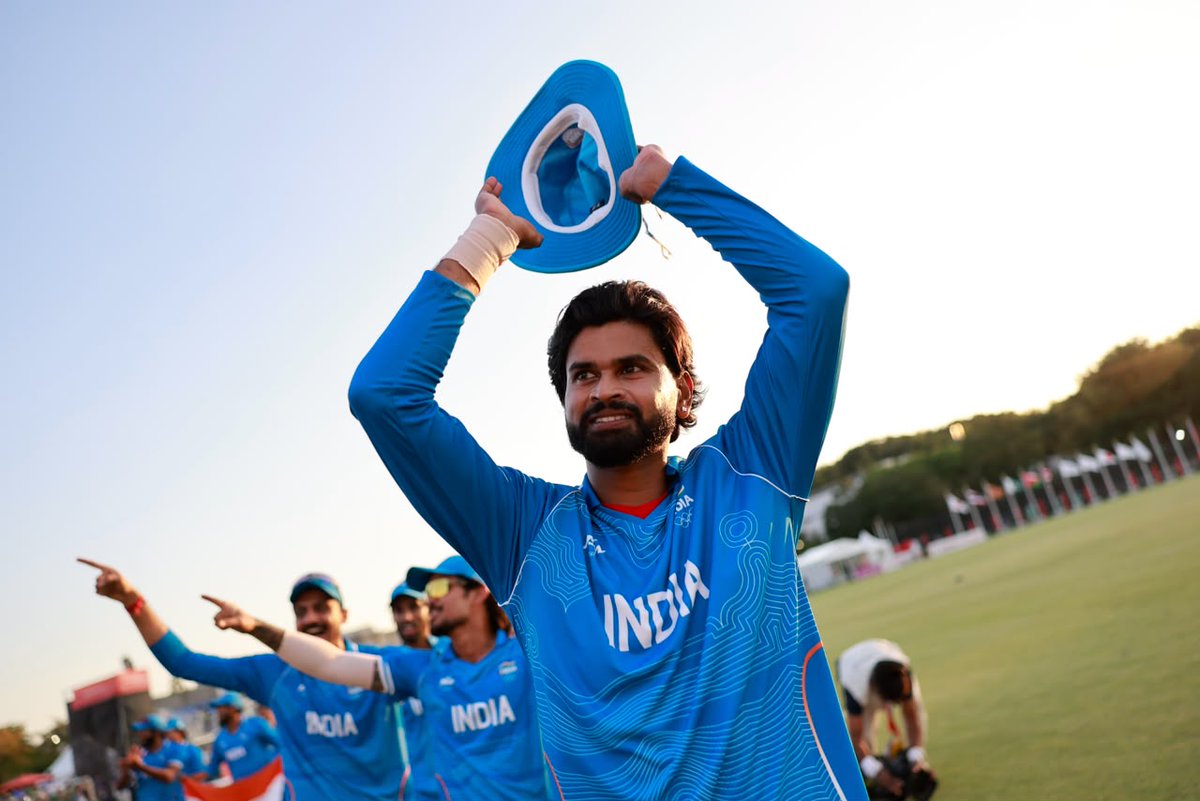 BCCI's tweet photo. The smiles of 𝗖𝗛𝗔𝗠𝗣𝗜𝗢𝗡𝗦 😀

Let the celebrations begin 🇮🇳👏

#TeamIndia | #AsianGames https://t.co/YILFOIDkTb